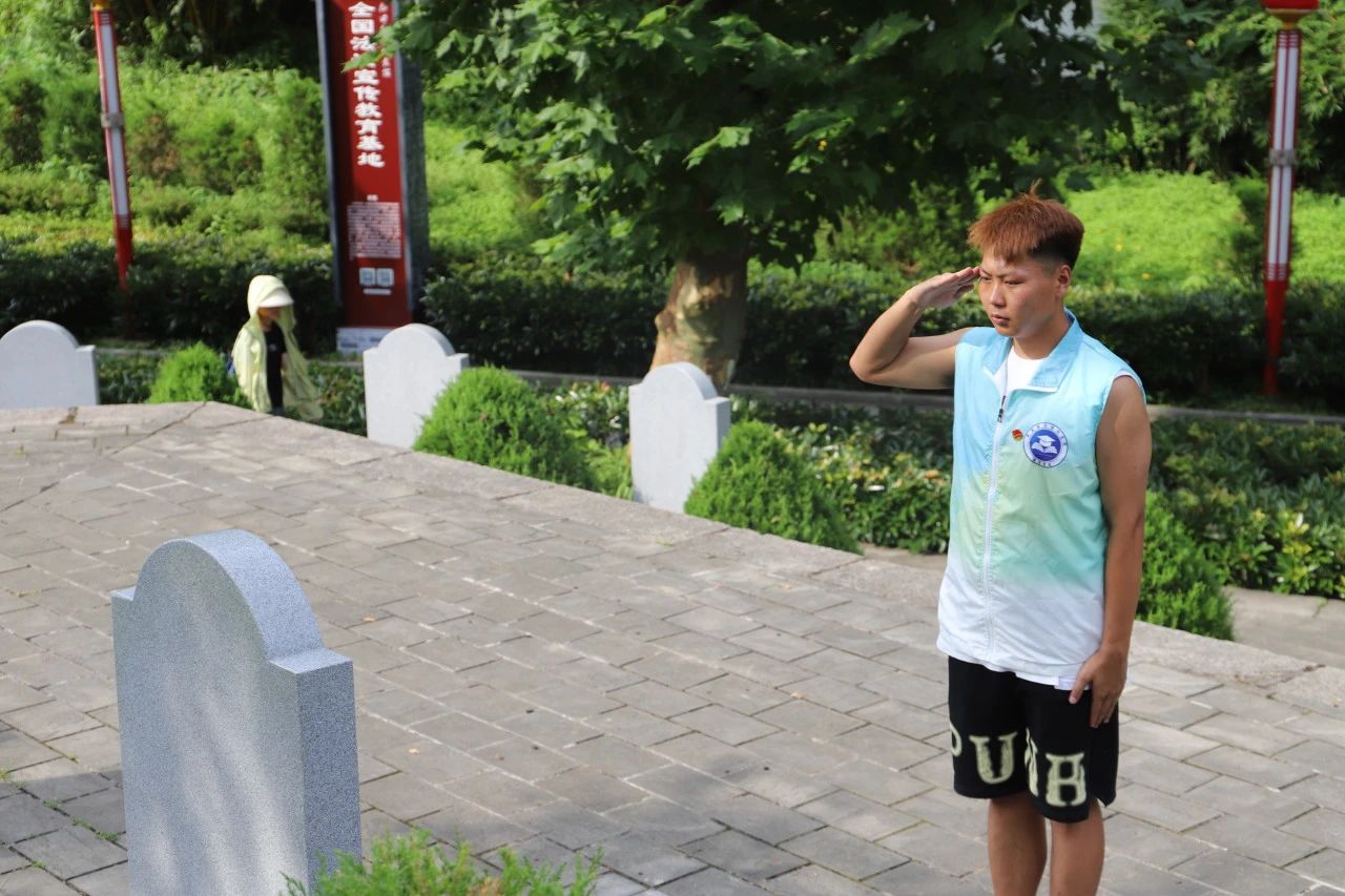 eba7617f58a5f732c83352165845cd33.jpg eba7617f58a5f732c83352165845cd33.jpg