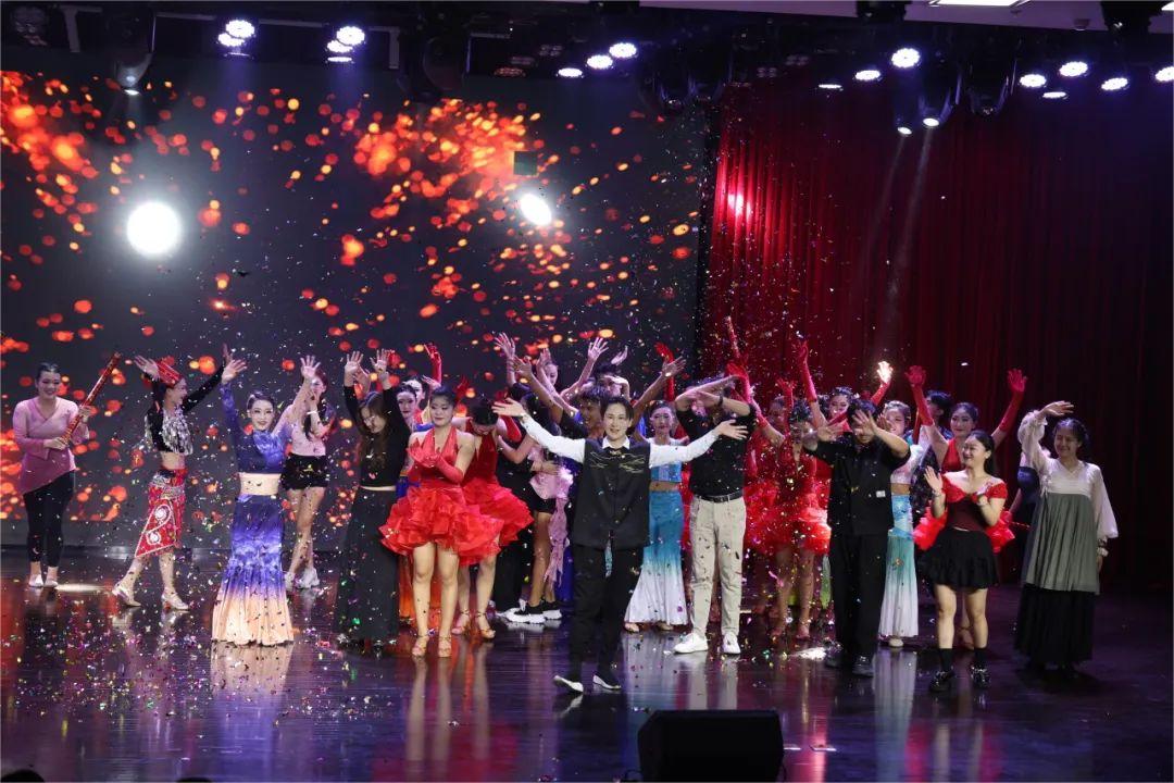 云南经济管理学院艺术与传媒学院20本科舞蹈学专业《纪元·舞20》毕业汇报展演圆满落幕 第 12 张