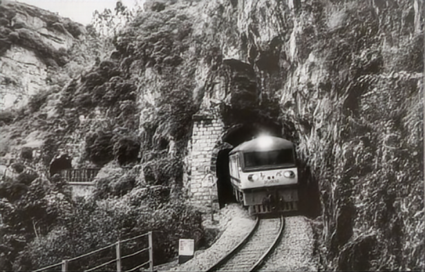 图片8.png 光影梦想·技术先行|云南经济管理学院举办电影拍摄技术公开课 第 7 张