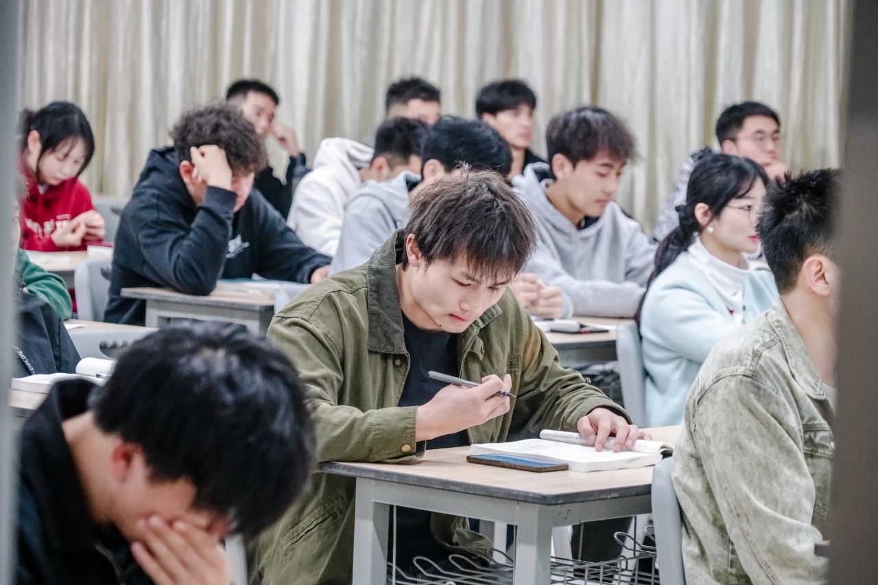 云南经济管理学院春季学期开学！ 第 4 张