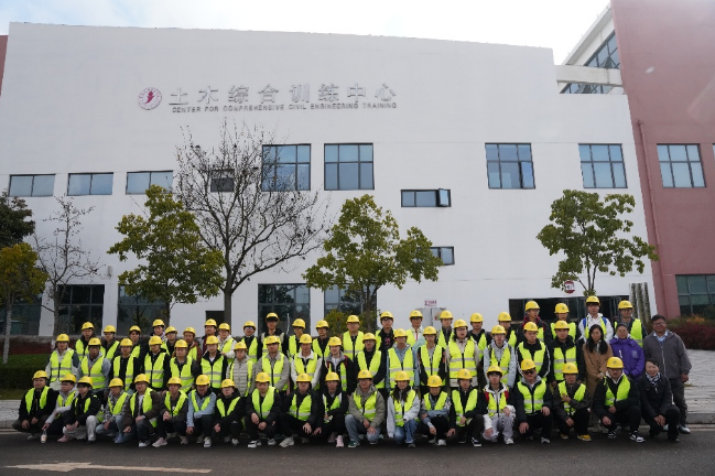 屏幕截图 2025-12-22 195028.png 屏幕截图 2025-12-22 195028.png