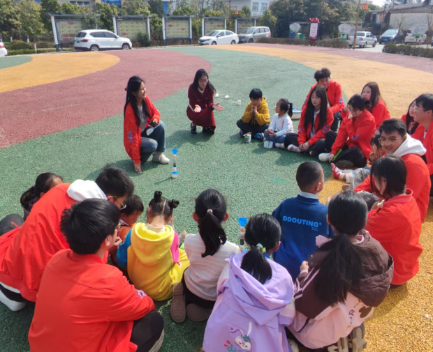 屏幕截图 2025-12-24 183151.png 屏幕截图 2025-12-24 183151.png