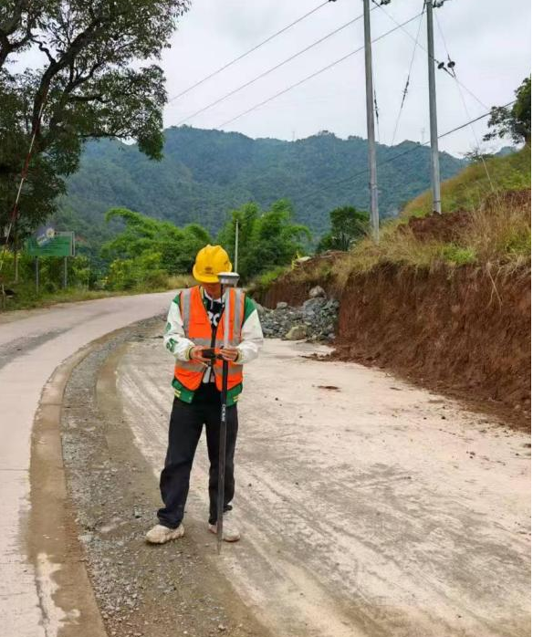 周炳坤.png 周炳坤.png