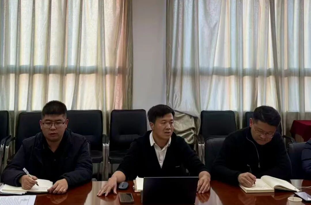 压实安全责任 筑牢安全防线｜财经商贸学院召开2025年冬季安全风险隐患排查整治专项会议 第 2 张