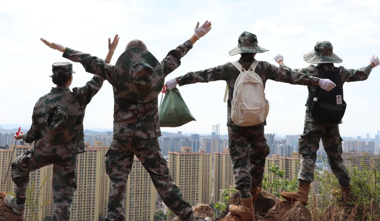 垃圾不落地 山林更美丽——黑林铺街道与云南经济管理学院开展护林环保行动 第 11 张 垃圾不落地 山林更美丽——黑林铺街道与云南经济管理学院开展护林环保行动 第 11 张