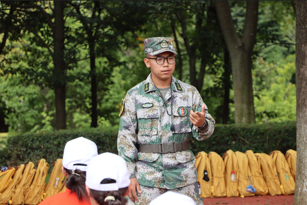 训之以严,砺之以行——云经管医学院军训纪实 第 9 张 训之以严,砺之以行——云经管医学院军训纪实 第 9 张
