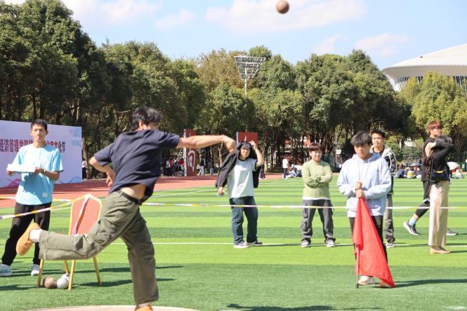 绿茵逐梦，医心启航 ——云南经济管理学院运动会开幕式暨首日赛事精彩速递 第 21 张