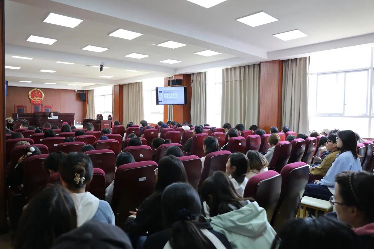 法律人的N+1种选择财经商贸资深律师走进校园，共话法学学子职业成长与多元发展！ 第 3 张